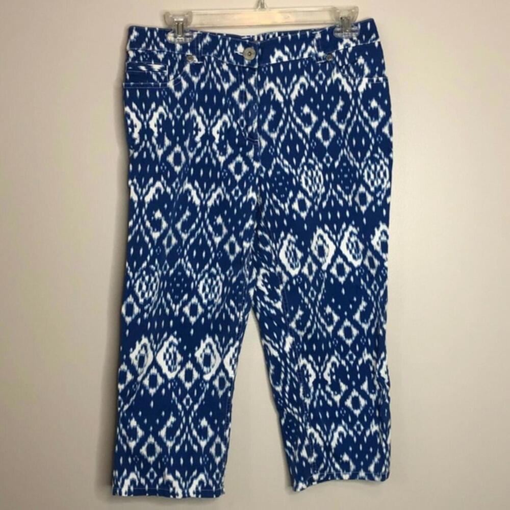 Chicos White & Blue Ikat Print Capri Pants‎ Sz 1/M